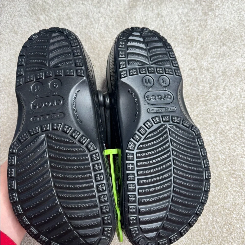 CROCS Black Slip-On shoe m9/w11 - Picture 5 of 7